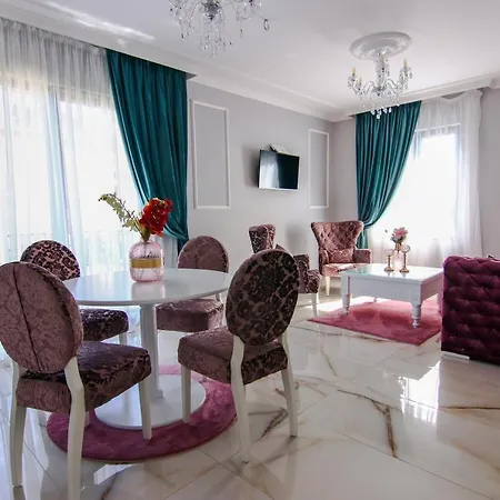 Aparthotel Adonis & 4*