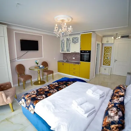 Aparthotel Adonis &