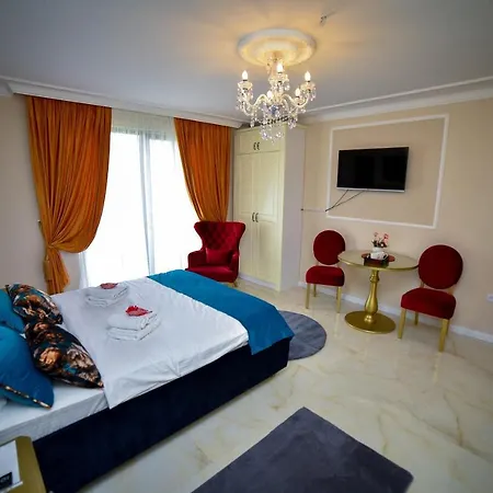 Adonis & Aparthotel 4*