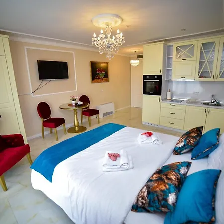 Adonis & Aparthotel