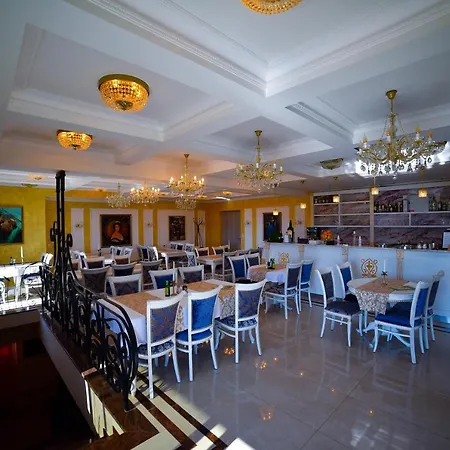 Adonis & Aparthotel
