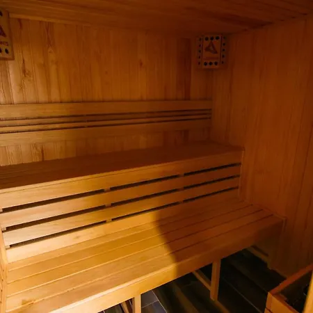 Aparthotel Adonis &