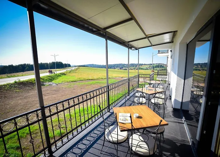 Ξενοδοχείο με διαμερίσματα Adonis & 4*