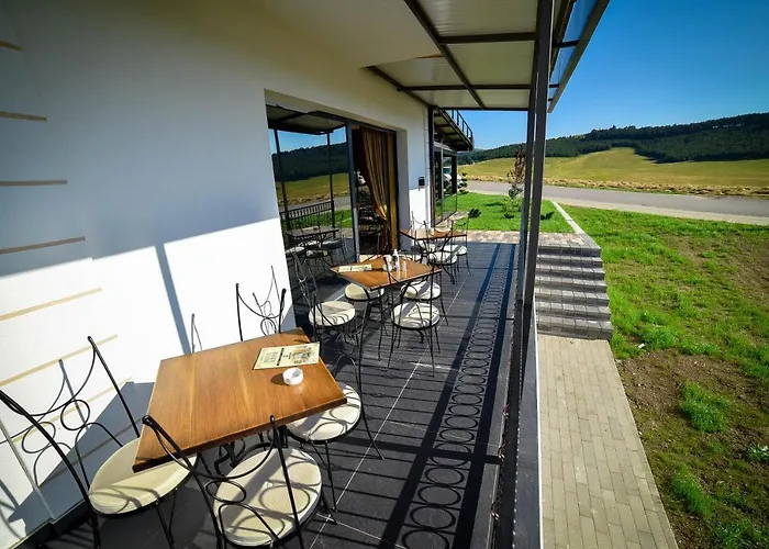 Adonis & Ξενοδοχείο με διαμερίσματα 4*