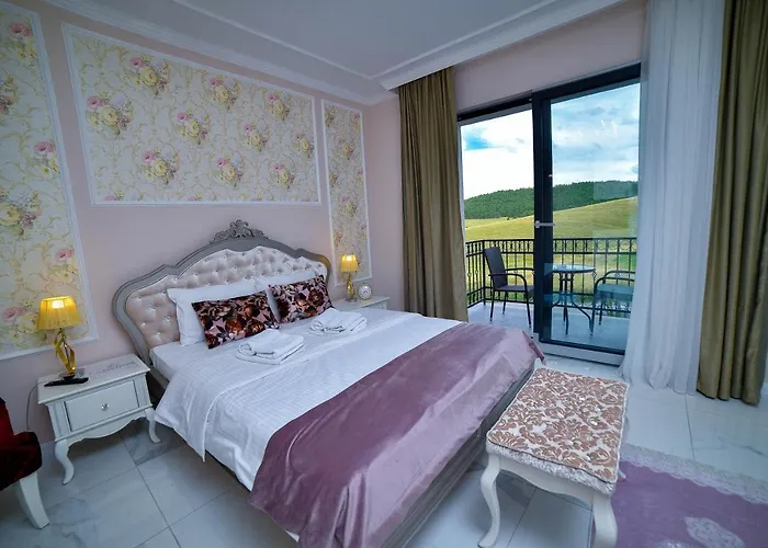 Adonis & Ξενοδοχείο με διαμερίσματα 4*