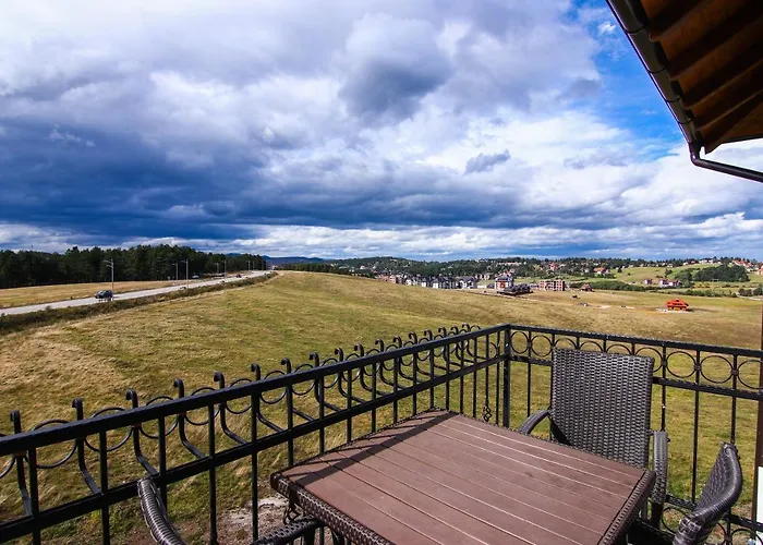 Adonis & Ξενοδοχείο με διαμερίσματα