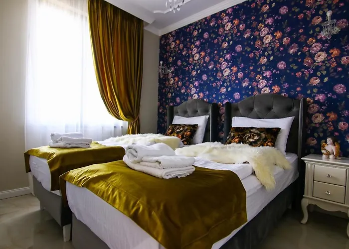 Ξενοδοχείο με διαμερίσματα Adonis & Ζλάτιμπορ