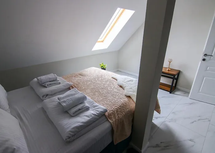 Adonis & Ξενοδοχείο με διαμερίσματα 4*