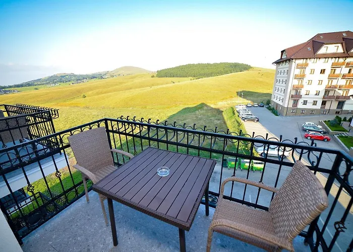 Adonis & Ξενοδοχείο με διαμερίσματα