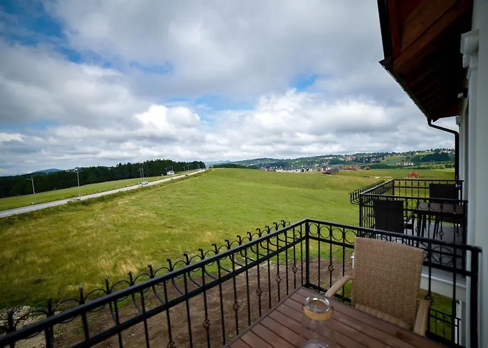 Adonis & 4* Ζλάτιμπορ