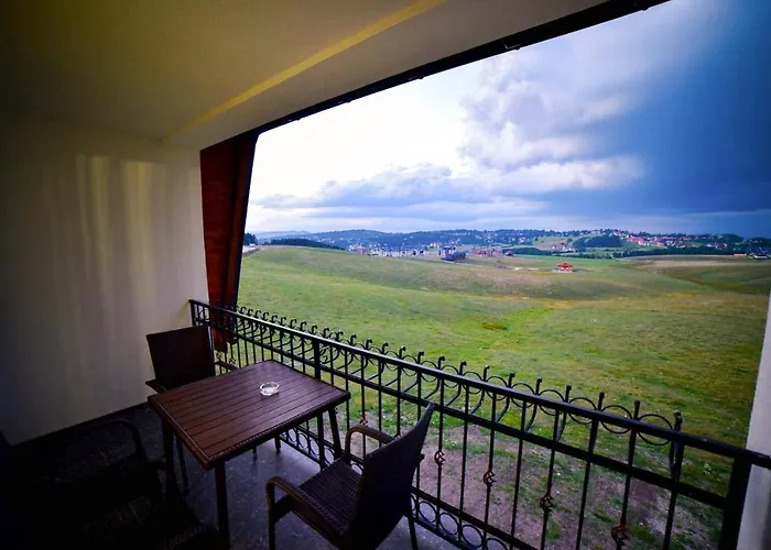 Adonis & Ξενοδοχείο με διαμερίσματα