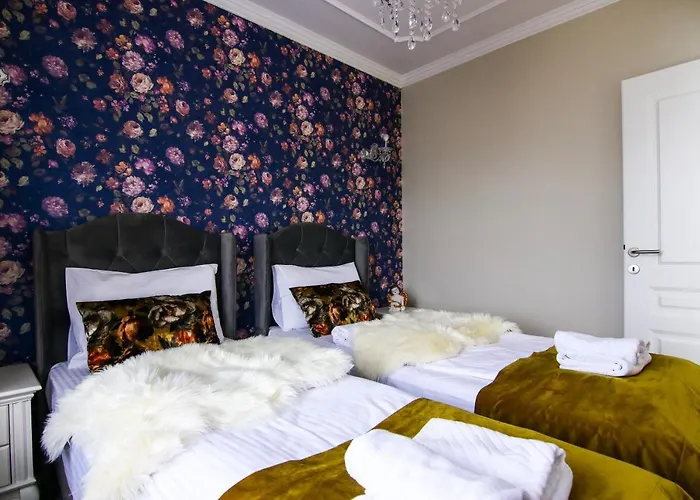 Ξενοδοχείο με διαμερίσματα Adonis & 4*