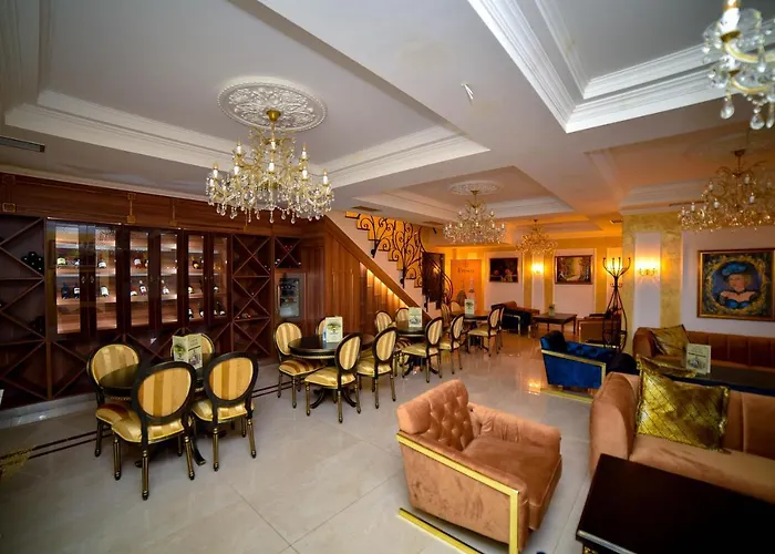 Adonis & Ξενοδοχείο με διαμερίσματα 4*