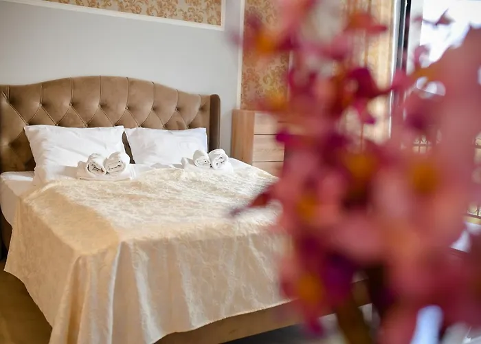 Ξενοδοχείο με διαμερίσματα Adonis & Ζλάτιμπορ